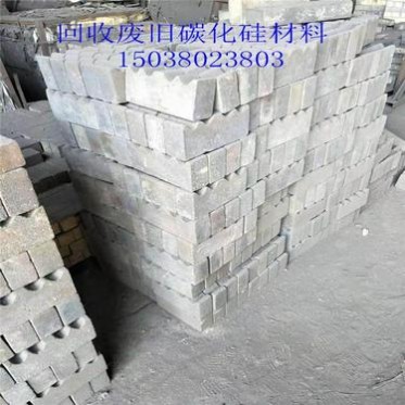 甘肅廢舊氮化硅磚長期回收 窯爐拆下廢舊氮化硅磚大量回收