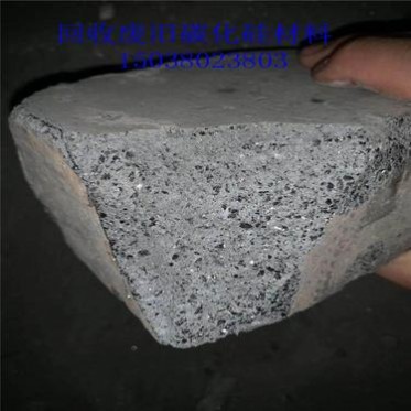專業收購硅鐵爐拆下的廢舊氮化硅磚 廢舊氮化硅結合碳化硅磚采購