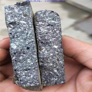 回收六偏磷酸鈉窯爐廢舊碳化硅磚 六偏廠廢舊碳化硅回收