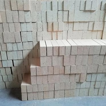 磷酸鹽免燒磚 預制磷酸鹽磚 磷酸結合耐火磚 抗化學侵蝕 耐磨 工業窯爐內襯使用效果好