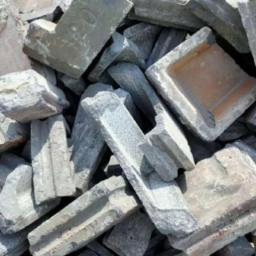 收購石灰窯拆下來的廢舊碳化硅磚 白灰窯廢舊碳化硅磚回收價格