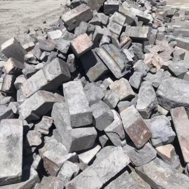 鉛鋅冶煉行業廢舊碳化硅塔盤回收 貴州廢舊碳化硅磚回收