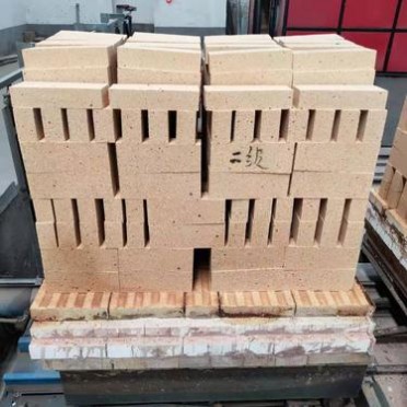 供應粘土質耐火磚 耐火磚 耐火粘土磚定制加工 粘土質耐火磚**從優 現貨供應 第六耐火材料廠供應 歡迎咨詢