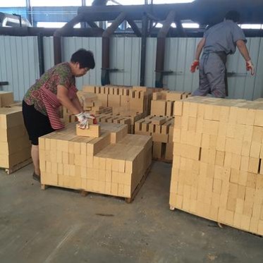 科瑞供應高溫行業用粘土磚 隧道窯用粘土磚 硅鋁磚銷售 歡迎咨詢