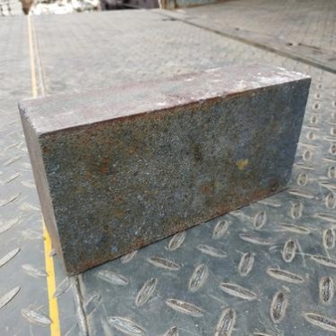 豫企耐材 碳化硅磚 耐高溫工業用耐火磚 供應耐磨耐火材料供應商